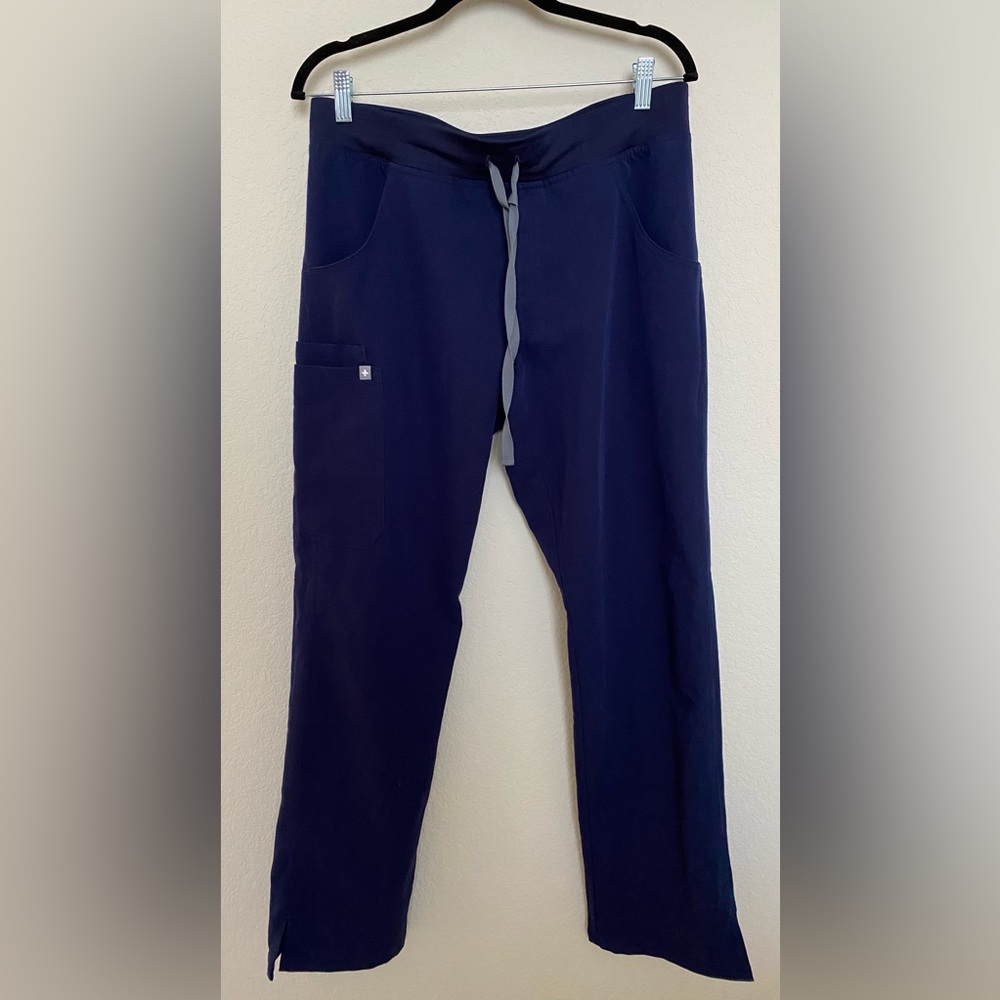 FIGS Kade Cargo Scrub Pants in Navy